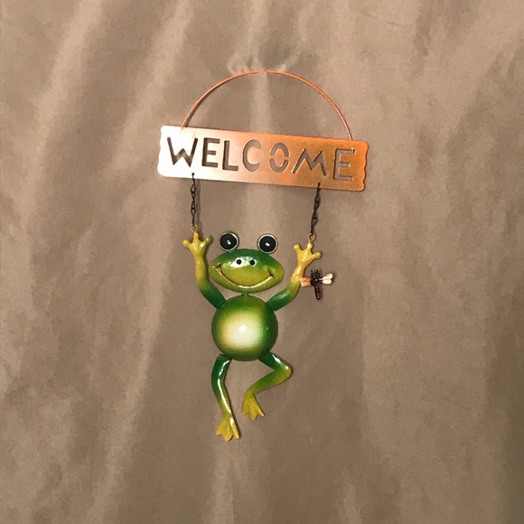 Other - Hanging Frog Welcome Sign